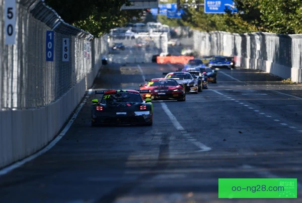 GT世界挑战赛头颈支撑系统，事故中保护车手颈椎